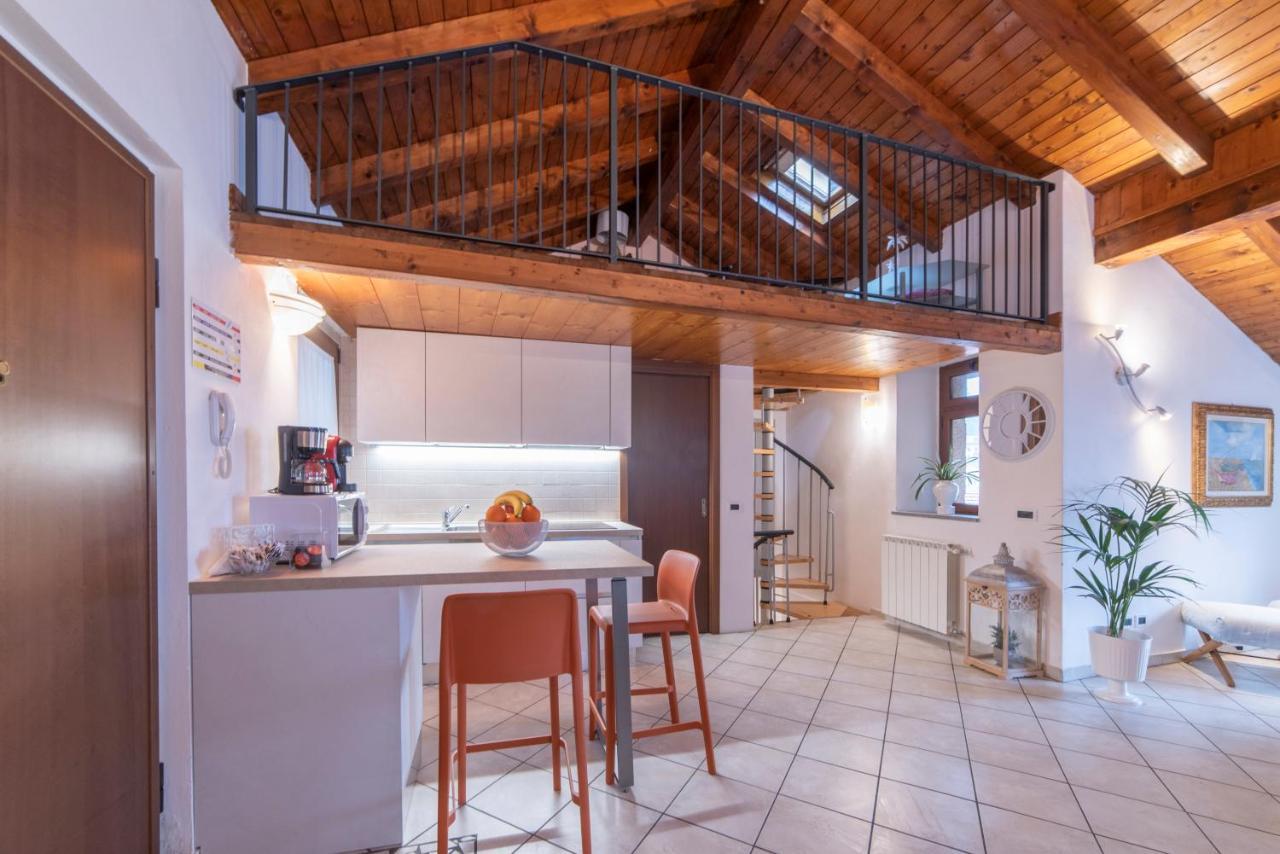 Stupenda Villa Vista Lago ميرجوزو المظهر الخارجي الصورة